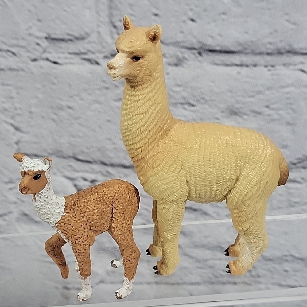 Alpaca Llama Realistic Animal Figures Lot Of 2 Adult With Baby Dollhouse Farm